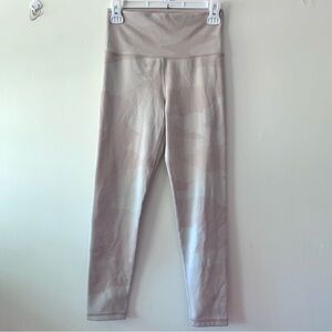 Aerie Offline light pink camo high rise 7/8 leggings short inseam size medium